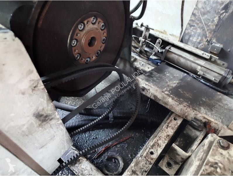 Véhicule utilitaire Iveco CAISSE POLYFOND...