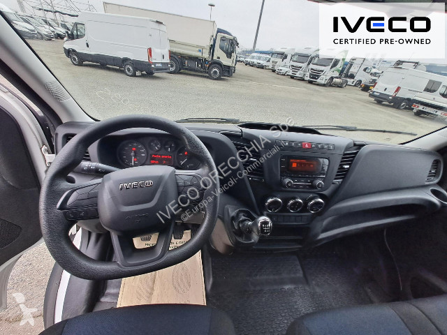 عربة نفعية Iveco DAILY 35C16 3.0 - 4100