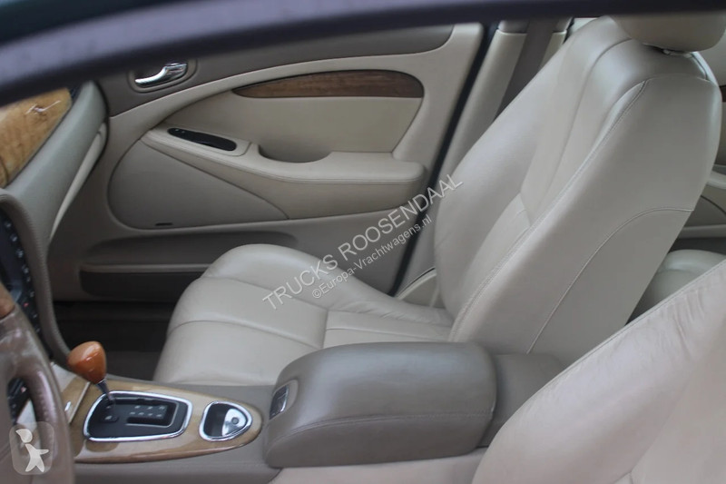 Véhicule utilitaire Jaguar 3.0 V6 EXECUTIVE...