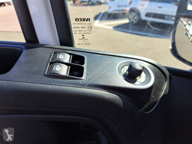 Veículo utilitário Iveco 35C16 160CV 3L HAYON...