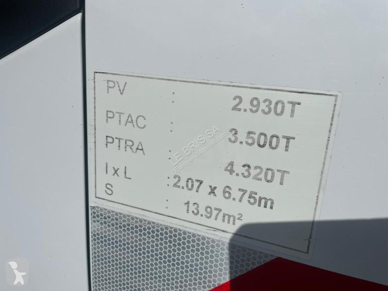Autoutilitară Renault 2.3 DCI 145