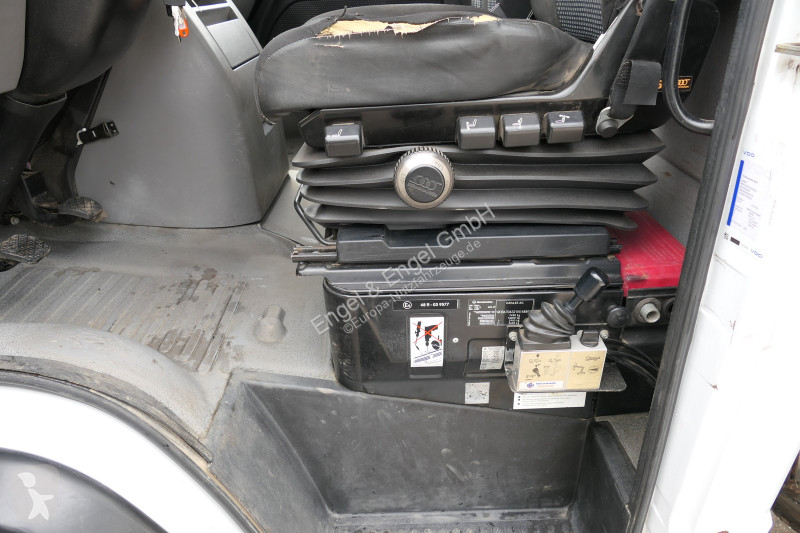 Furgoneta Mercedes Vario 816D mit Ladekran 3...