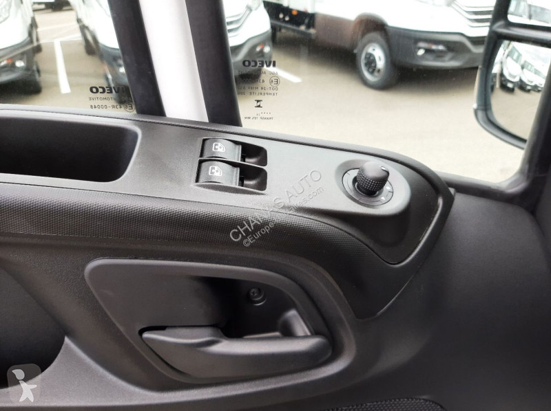 Autoutilitară Iveco 35C16 160CV 3L CAISSE...