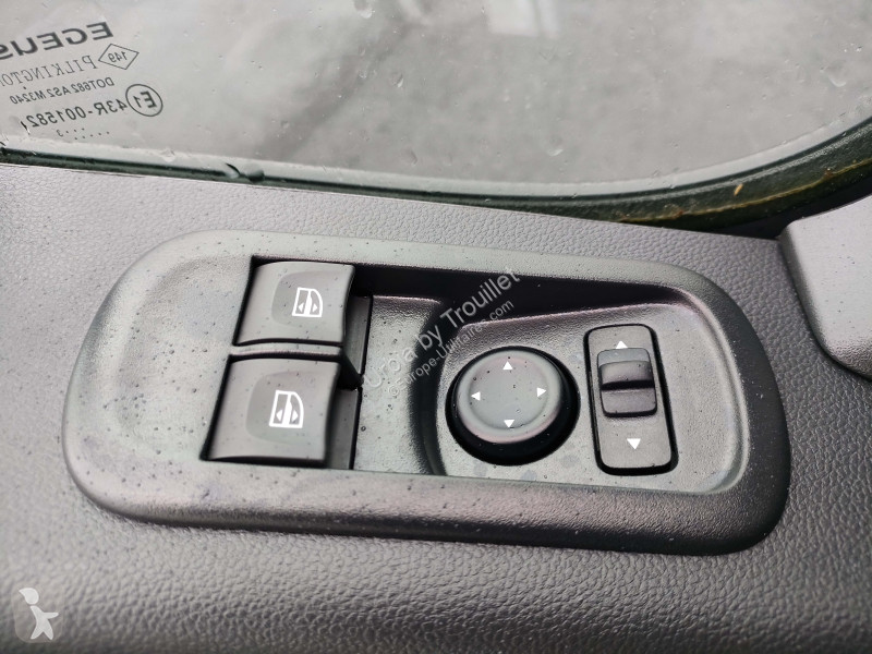 Véhicule utilitaire Renault 20M3 145 CV FOURGON...