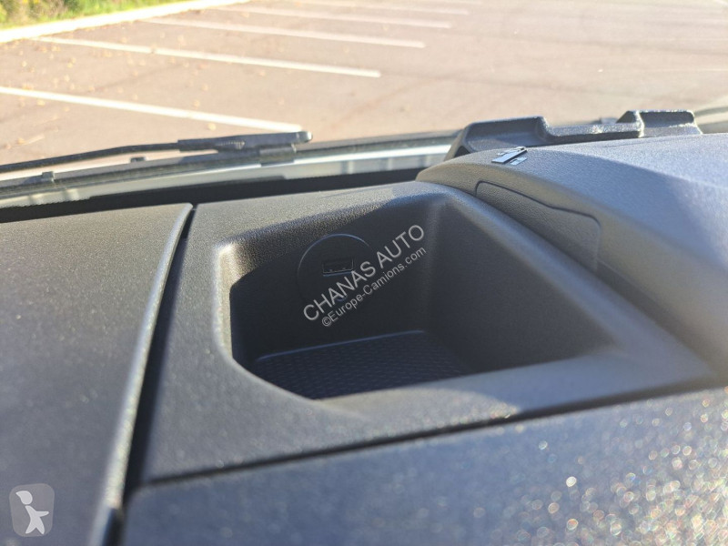 Véhicule utilitaire Iveco 35C18 A8 180CV 3L...