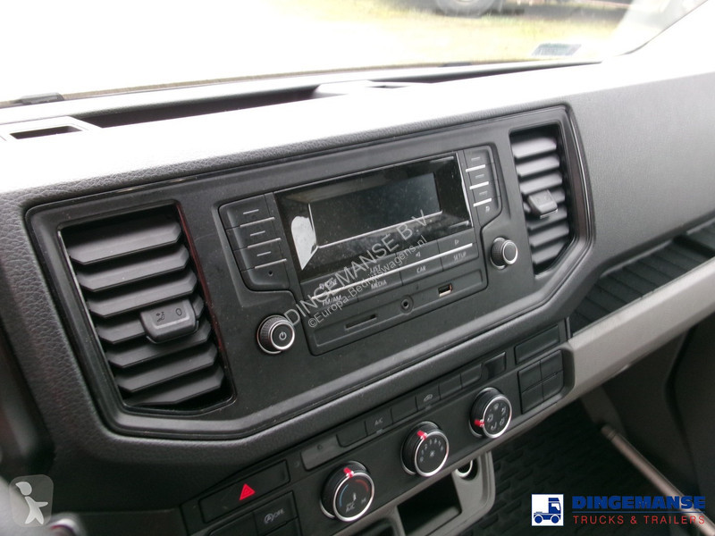 Véhicule utilitaire Volkswagen 4x2 curtain side...