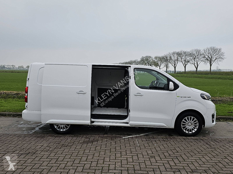 Véhicule utilitaire Toyota ELECTRIC 50 KWH L3...