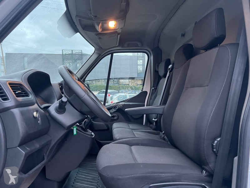 Autoutilitară Renault MASTER III FG F3300 L2H2...