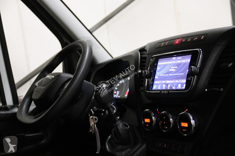 Autoutilitară Iveco 35C16 2.3 BAKWAGEN...