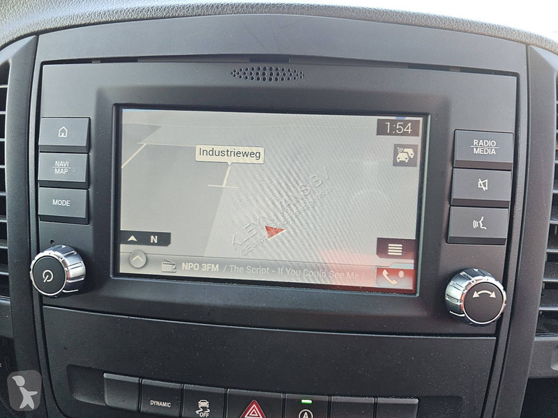 Véhicule utilitaire Mercedes 114 L2 LED...