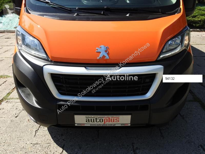 Véhicule utilitaire Peugeot BOXER FURGON...