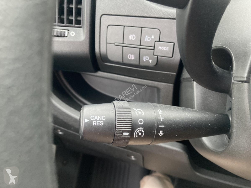 Véhicule utilitaire Peugeot 2.0 L L1H1 110 CV