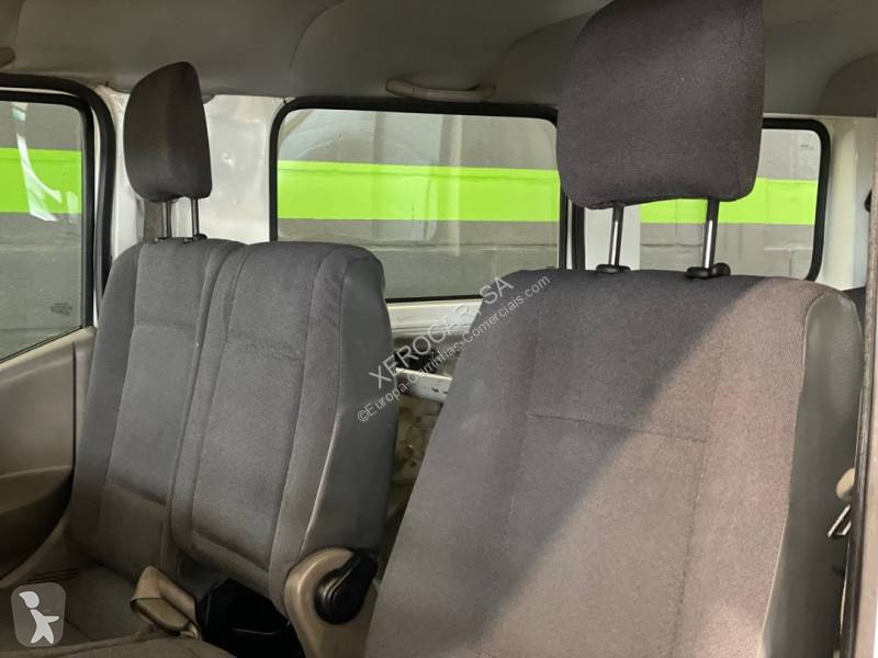 Véhicule utilitaire Nissan