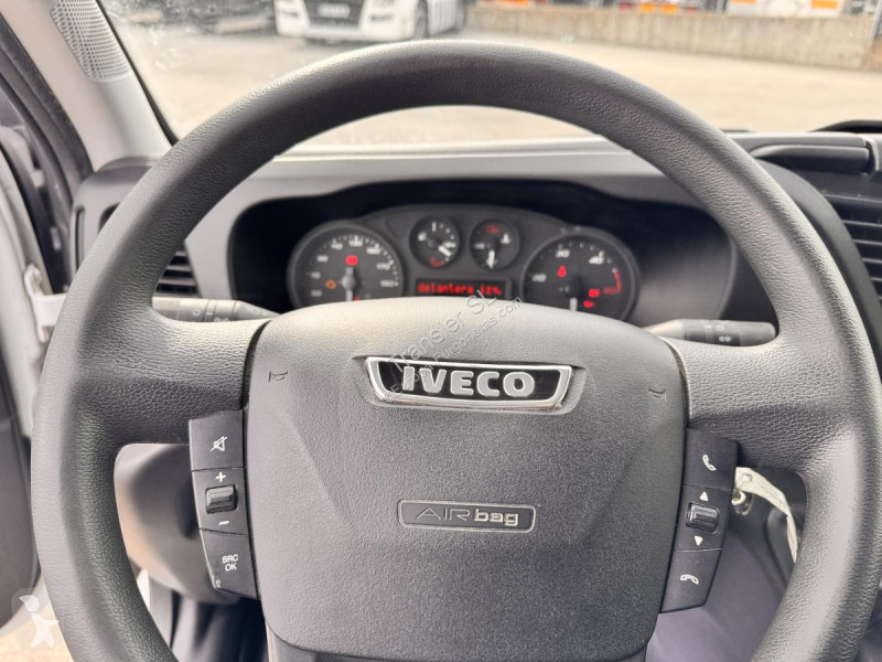 Veicolo commerciale Iveco 35-S-16