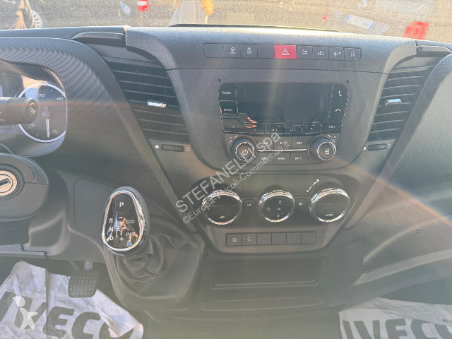 Veicolo commerciale Iveco DAILY 35C16A8 V