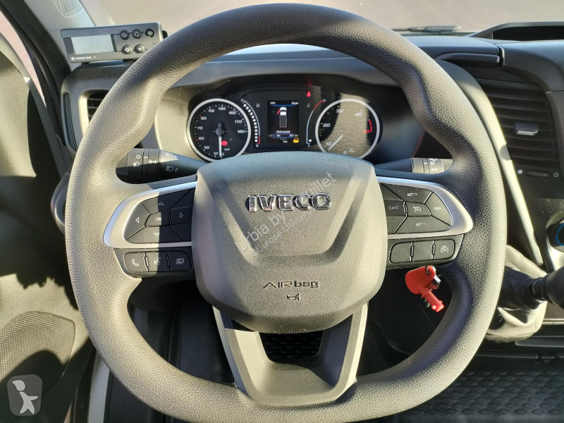 Véhicule utilitaire Iveco FRIGO 12M3 160 CV...