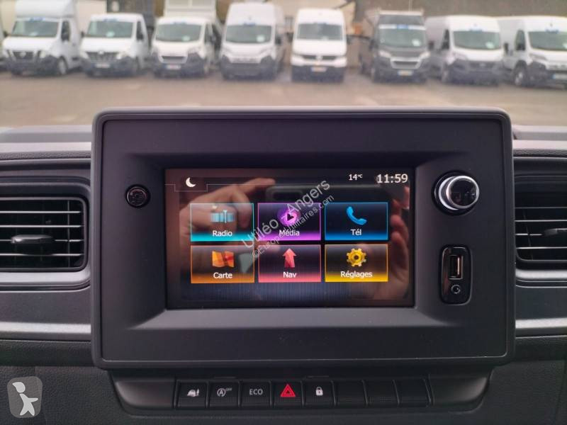 Véhicule utilitaire Nissan