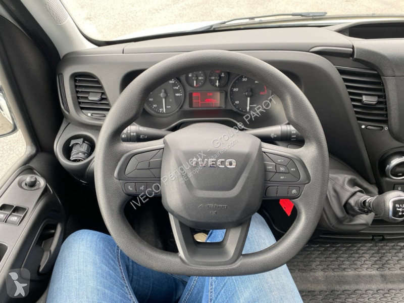 Veículo utilitário Iveco 35C16 empattement 4100