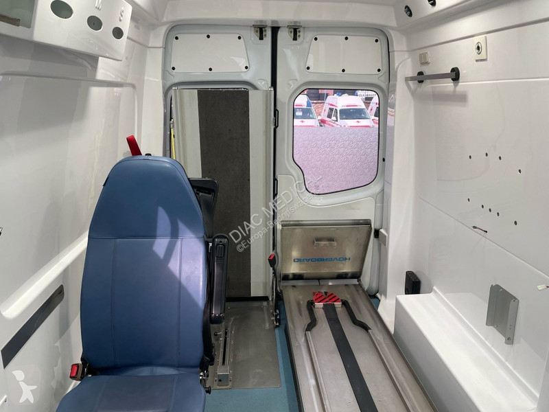 Véhicule utilitaire Mercedes 319 CDI Ambulance...