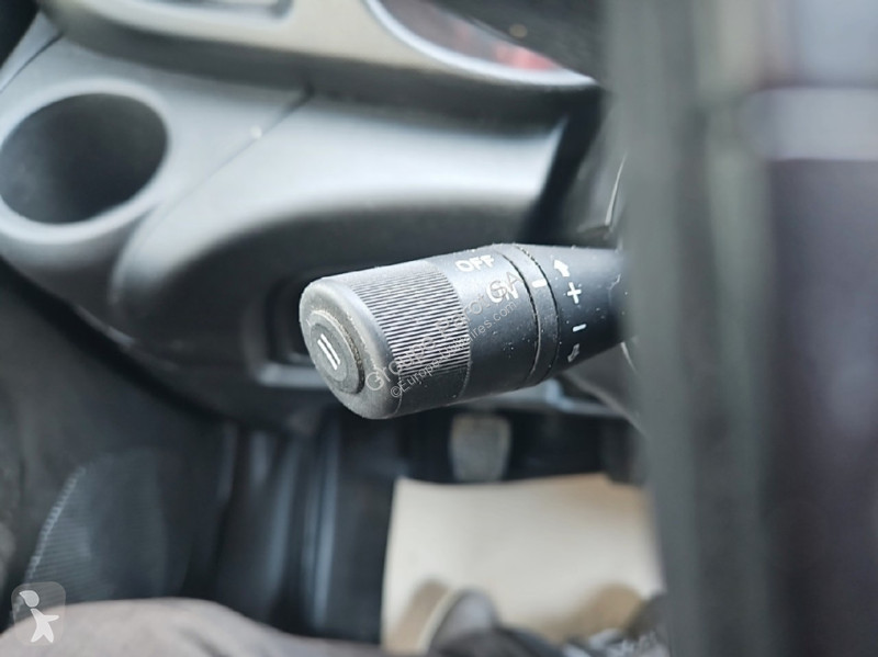 Véhicule utilitaire Iveco 35S14 V13 7 places