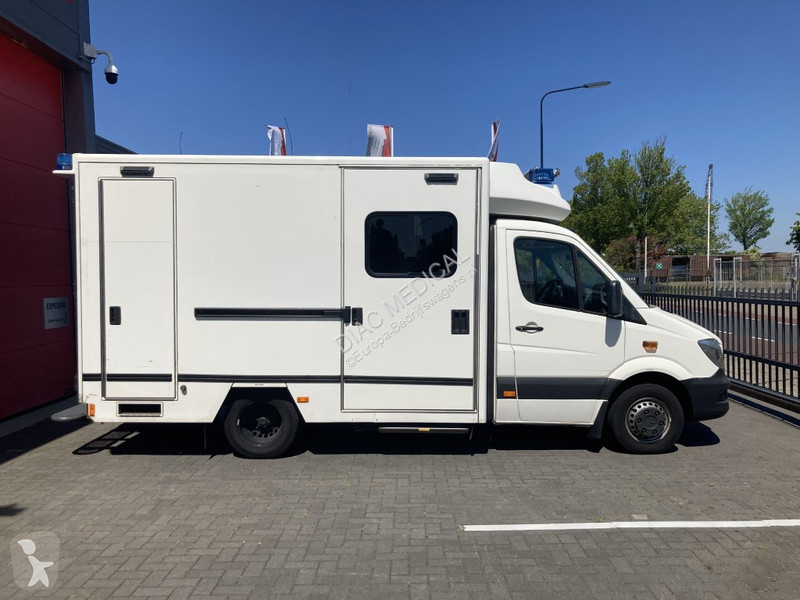 Furgoneta Mercedes Container Ambulance 400-serie