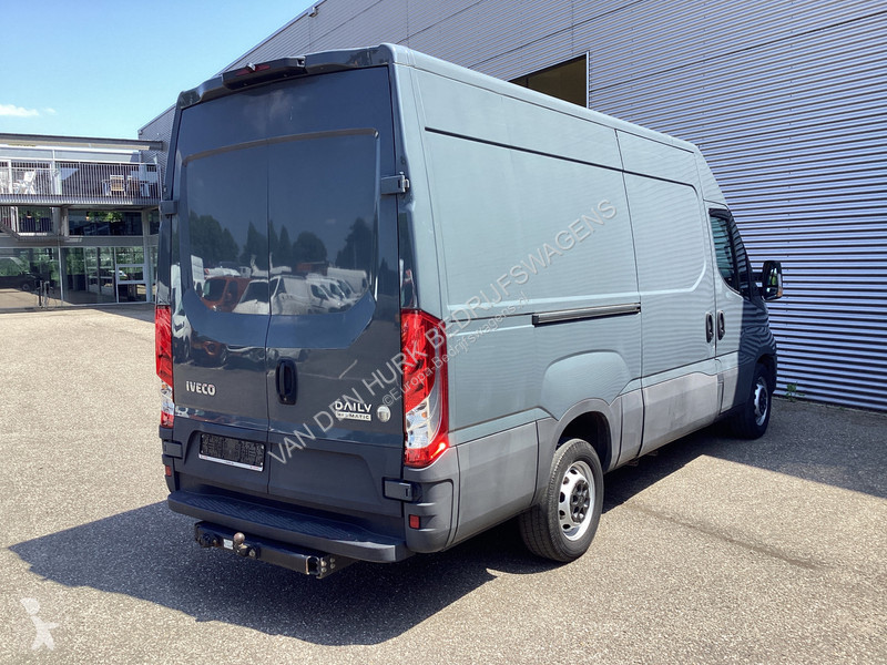 Furgoneta Iveco 35S18V 3.0 180 pk ZF Aut. L2H2...