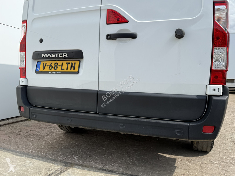 Véhicule utilitaire Renault T33 2.3 DCI 135PK...