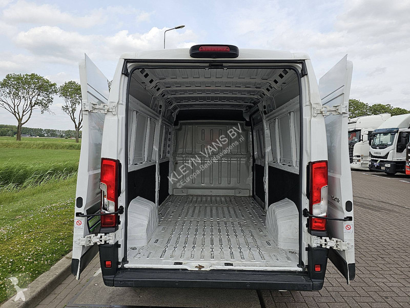 Véhicule utilitaire Peugeot 2.2 L3H2 140Pk Navi...