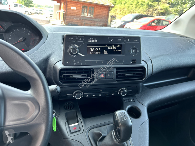 Peugeot Standard 650KG 1.5 Bluehdi 100 Premium van