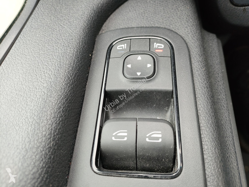 Autoutilitară Mercedes 20M3 HAYON RJ