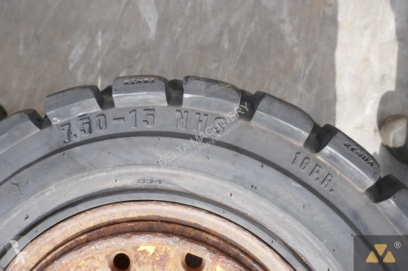 Veículo utilitário  7.50-15