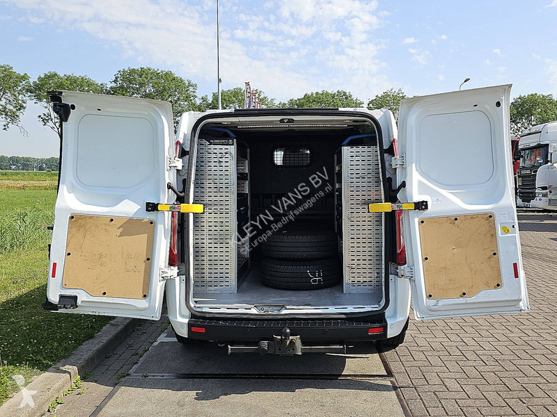 Autoutilitară Ford 2.0 L2H1 Dub.- Cab. Navi