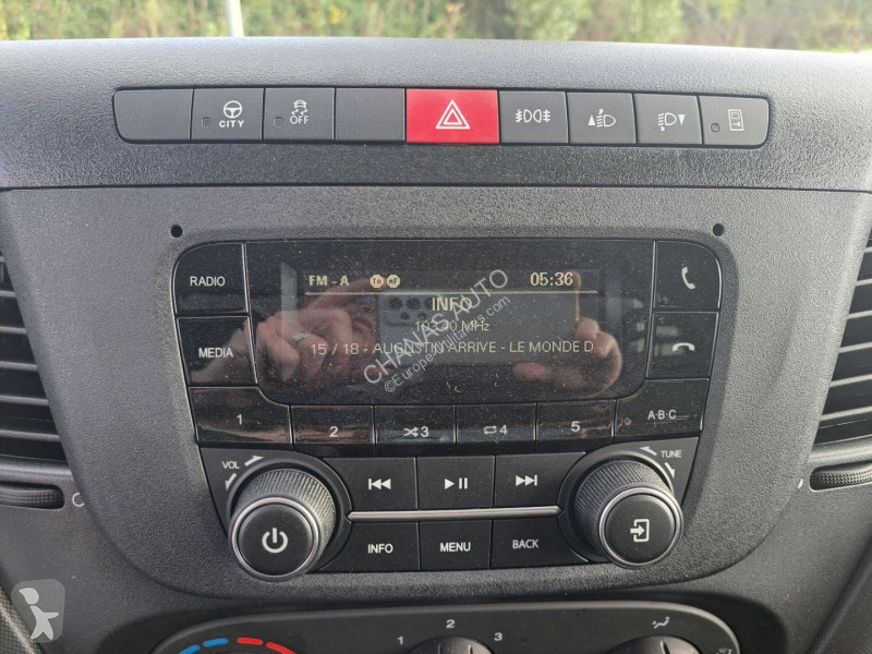 Autoutilitară Iveco 35C18 180CV 3L CAISSE HAYON...