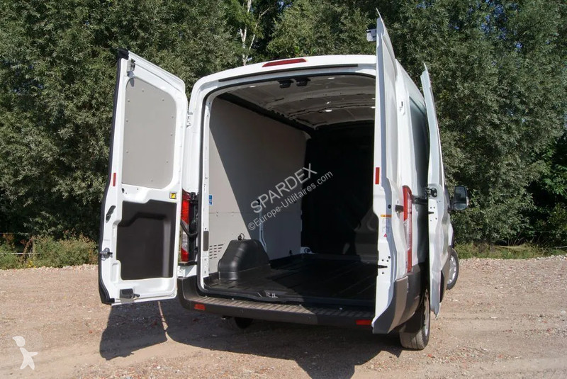 Bedrijfswagen Ford Trend 2T L2H2 | Leasing from...