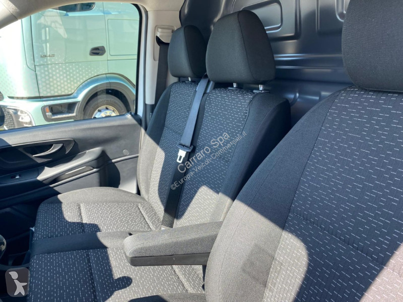 Véhicule utilitaire Mercedes Furgone