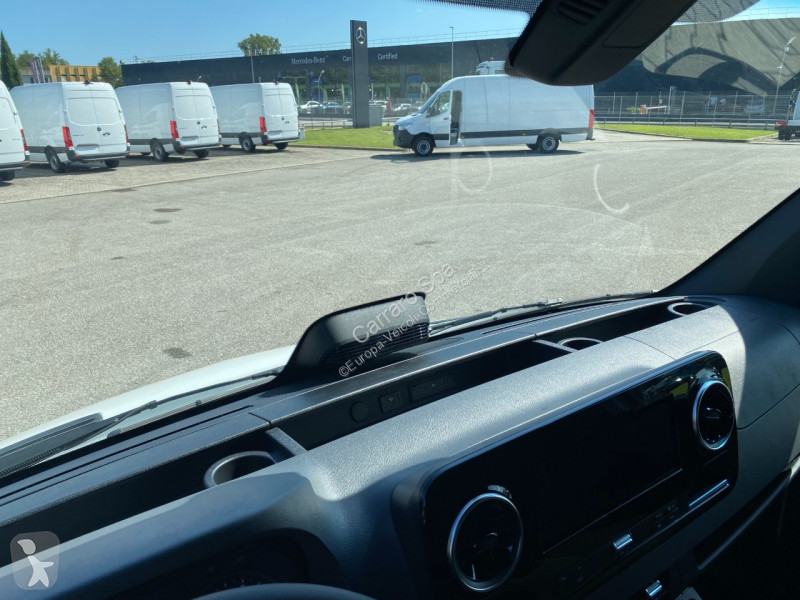 Veicolo commerciale Mercedes Furgone Traz. Post