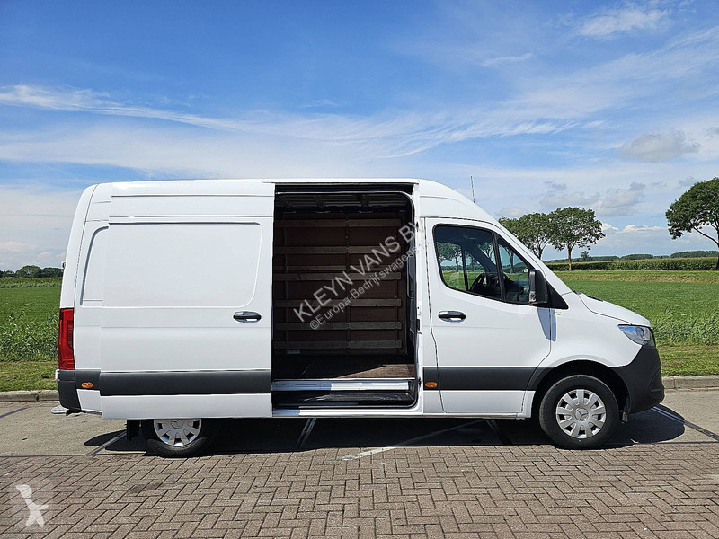 Veicolo commerciale Mercedes 317 L2H2...