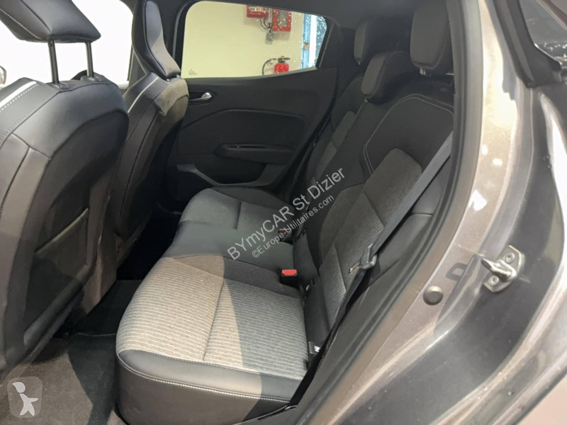 Užitkové vozidlo Renault Clio E-Tech full...