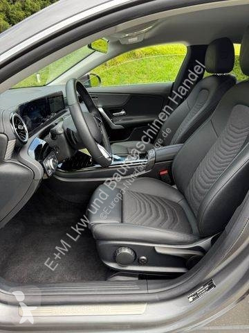 Autoutilitară Mercedes CLA 200 CLA -Klasse...