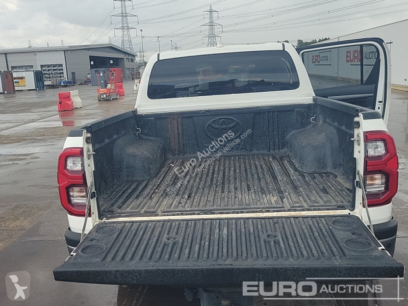 Véhicule utilitaire Toyota Hilux
