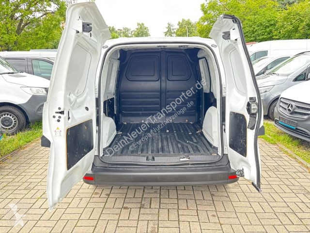 Nyttofordon Mercedes 110 BENZINER...