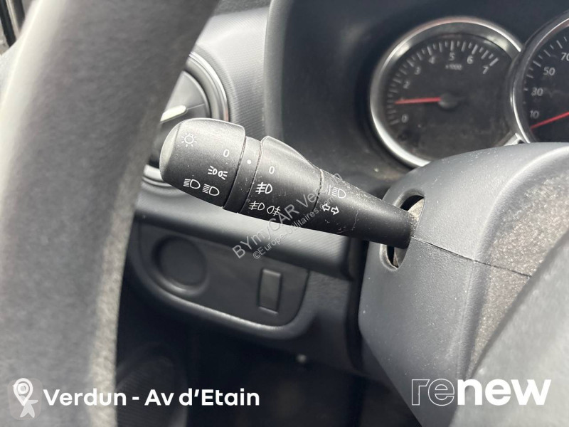 Veículo utilitário Dacia Sandero SCe 75