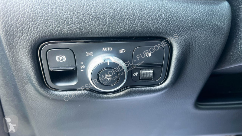 Veicolo commerciale Mercedes 300 d Avantgarde...