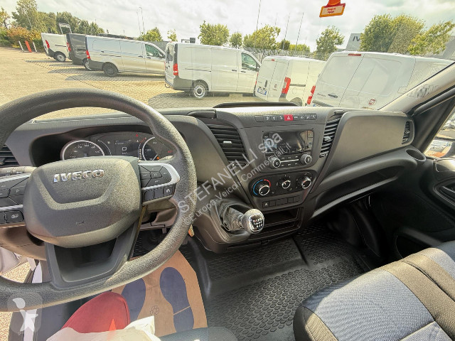 Autoutilitară Iveco DAILY 35C14 CASSONE CON GRU