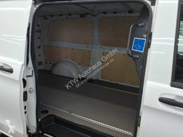 Autoutilitară Mercedes Vito KA...