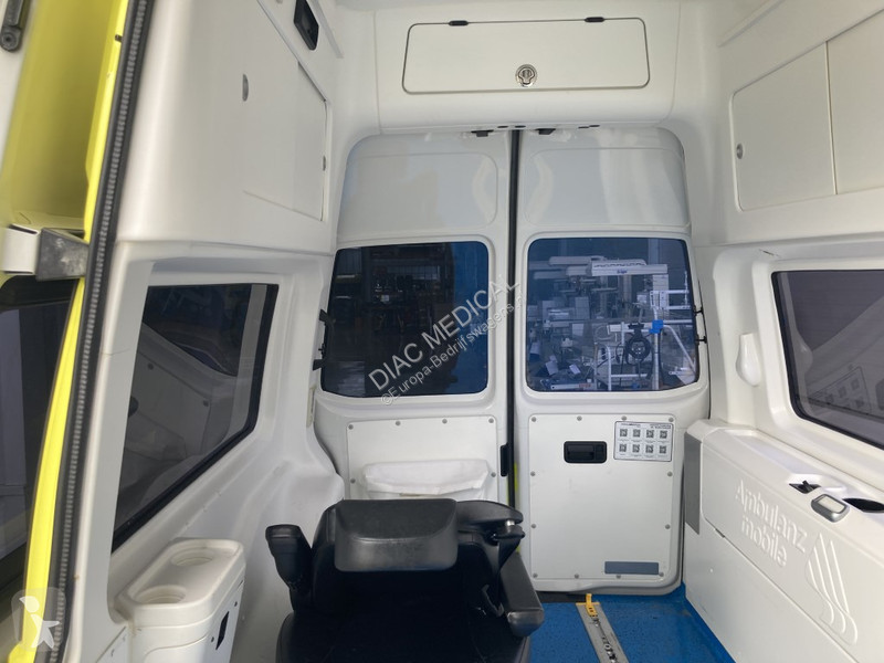Volkswagen Ambulance T6 Transporter