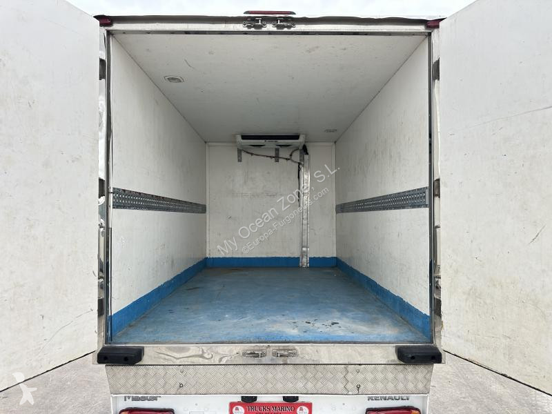 عربة نفعية Renault 2.3 DCI 150