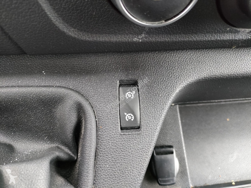 Samochód dostawczy Nissan CHASSIS CABINE