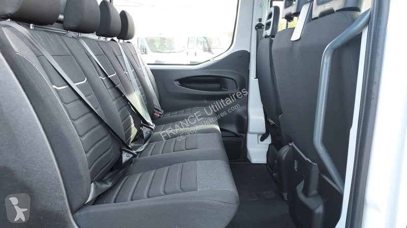 Véhicule utilitaire Iveco DAILY 35S FG 7 PLACES...