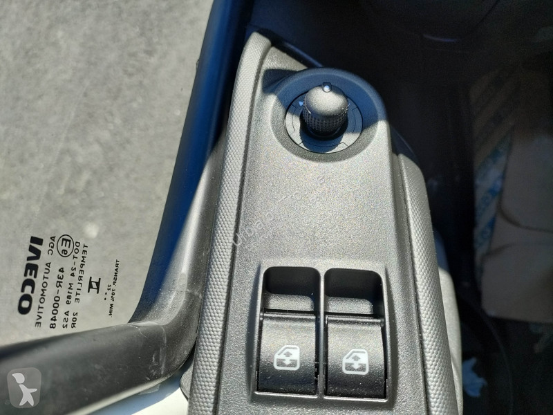 Iveco FRIGO 12M3 160 CV ROUES JUMELEES HAYON...